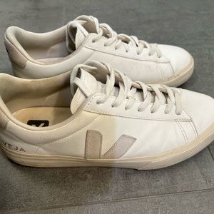 Men’s sneakers. Size 10